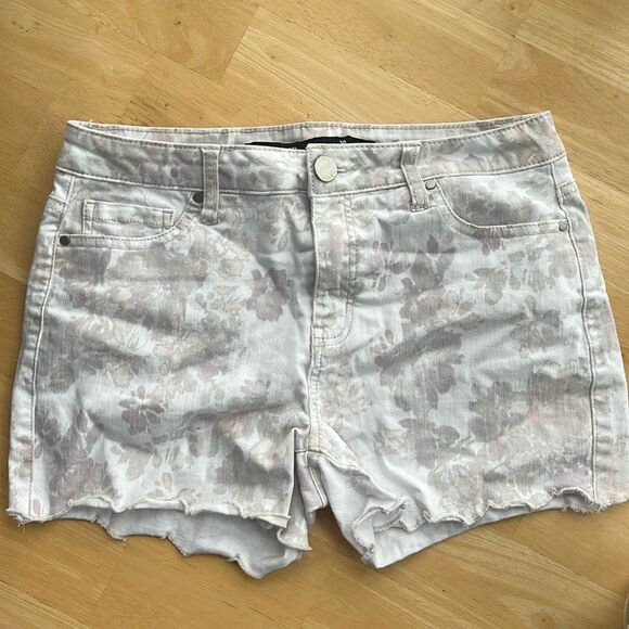 HARPER BRAND Floral Shorts Women’s 30 Low Rise Denim - Picture 1 of 3